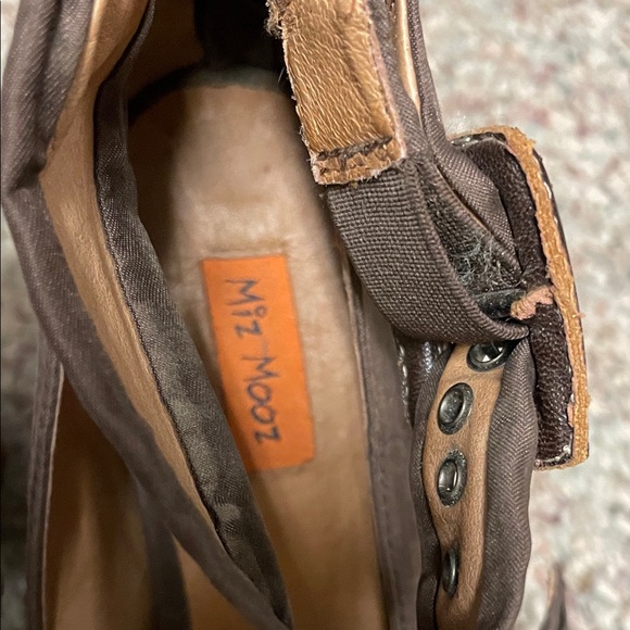 Miz mooz ultra Stylish tri buckle strap Brown Heeled Sandals - Picture 2 of 10